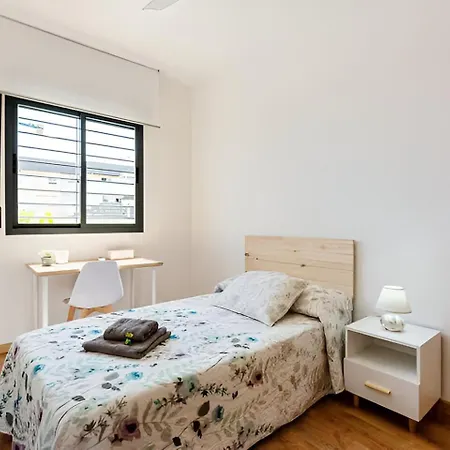 Ven Descansa Y Conoce Málaga